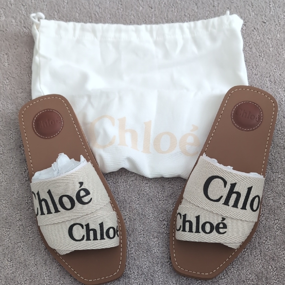 Brand New Chloé Beige and Black Sandals Size 38